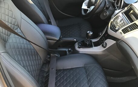 Chevrolet Cruze II, 2010 год, 500 000 рублей, 11 фотография