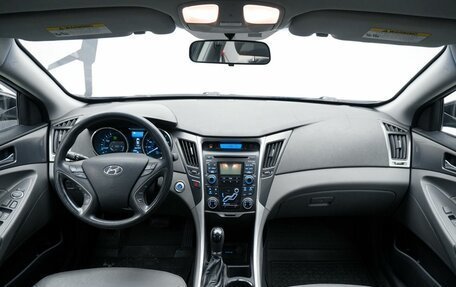 Hyundai Sonata VI, 2011 год, 899 000 рублей, 9 фотография