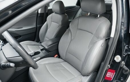 Hyundai Sonata VI, 2011 год, 899 000 рублей, 13 фотография
