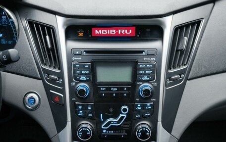 Hyundai Sonata VI, 2011 год, 899 000 рублей, 17 фотография