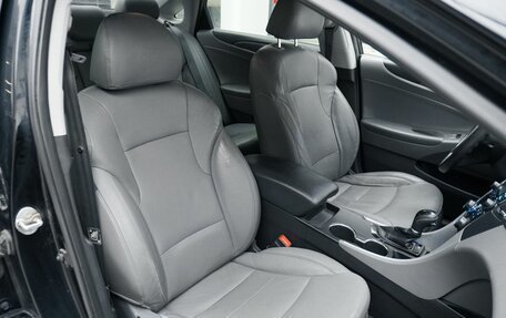 Hyundai Sonata VI, 2011 год, 899 000 рублей, 22 фотография