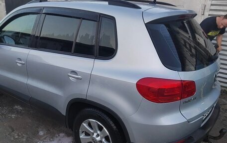 Volkswagen Tiguan I, 2011 год, 1 200 000 рублей, 2 фотография