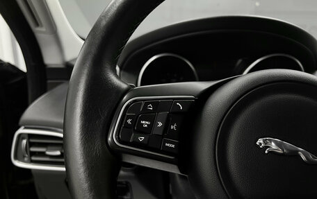 Jaguar F-Pace, 2017 год, 2 140 000 рублей, 18 фотография