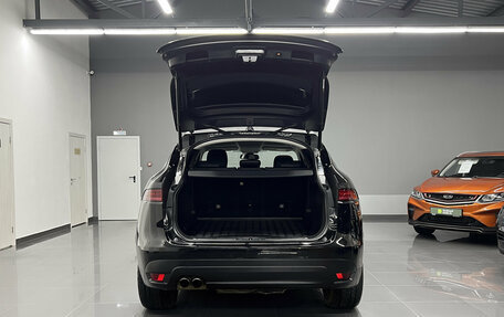 Jaguar F-Pace, 2017 год, 2 140 000 рублей, 7 фотография