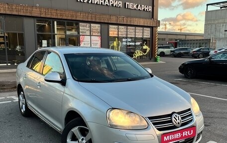 Volkswagen Jetta VI, 2010 год, 400 000 рублей, 2 фотография