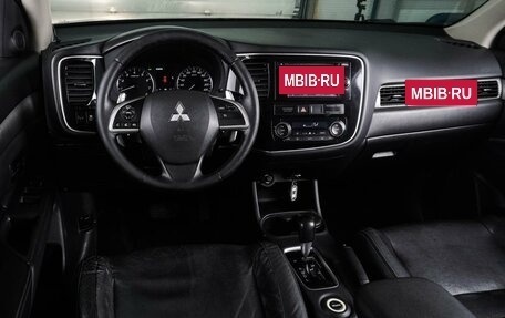 Mitsubishi Outlander III рестайлинг 3, 2012 год, 1 329 000 рублей, 6 фотография