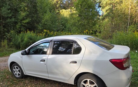 Renault Logan II, 2015 год, 455 000 рублей, 2 фотография