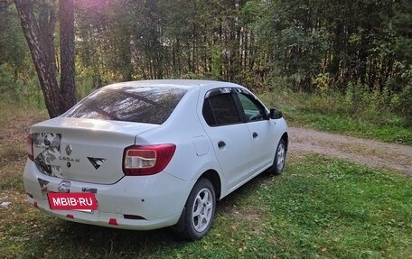 Renault Logan II, 2015 год, 455 000 рублей, 3 фотография