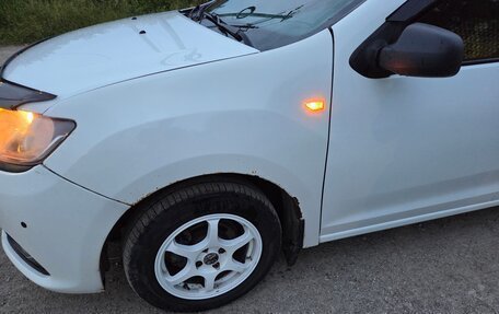 Renault Logan II, 2015 год, 455 000 рублей, 12 фотография