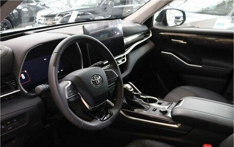 Toyota Highlander, 2026 год, 6 100 000 рублей, 10 фотография