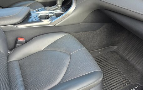 Toyota Camry, 2022 год, 3 200 000 рублей, 6 фотография