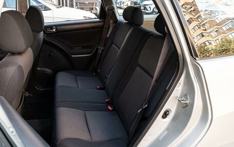 Toyota Matrix, 2002 год, 630 000 рублей, 9 фотография