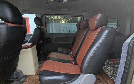 Hyundai H-1 II рестайлинг, 2010 год, 550 000 рублей, 15 фотография