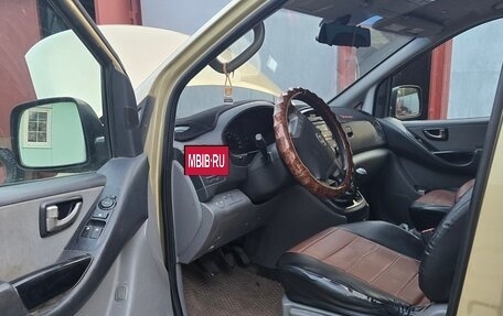 Hyundai H-1 II рестайлинг, 2010 год, 550 000 рублей, 22 фотография