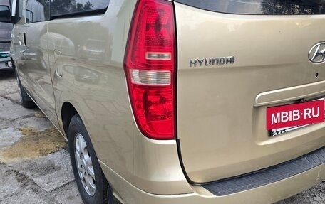 Hyundai H-1 II рестайлинг, 2010 год, 550 000 рублей, 24 фотография