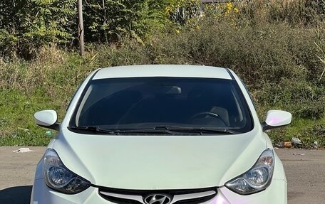 Hyundai Elantra V, 2013 год, 670 000 рублей, 2 фотография