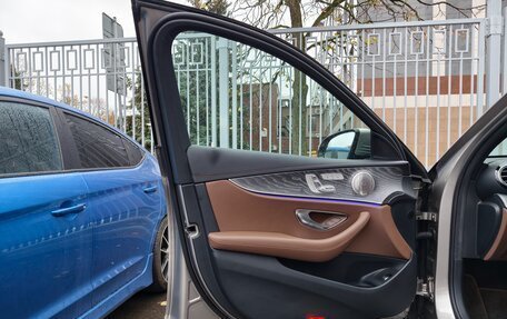 Mercedes-Benz E-Класс, 2021 год, 5 800 000 рублей, 24 фотография
