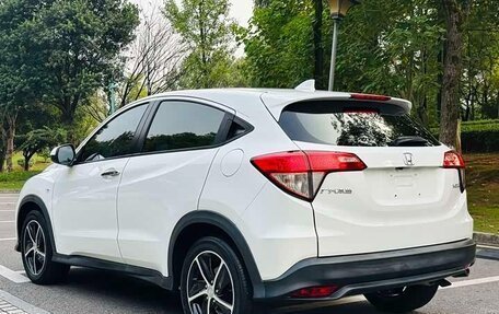 Honda Vezel, 2022 год, 1 610 000 рублей, 4 фотография