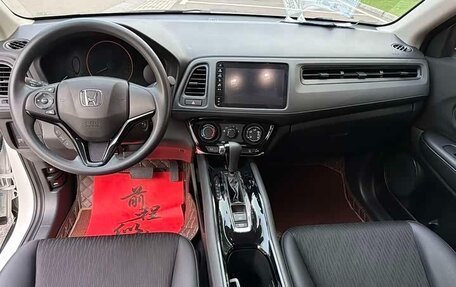Honda Vezel, 2022 год, 1 610 000 рублей, 7 фотография
