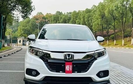 Honda Vezel, 2022 год, 1 610 000 рублей, 2 фотография