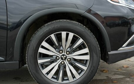 Mitsubishi Outlander III рестайлинг 3, 2018 год, 2 070 000 рублей, 12 фотография