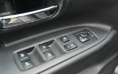 Mitsubishi Outlander III рестайлинг 3, 2018 год, 2 070 000 рублей, 14 фотография