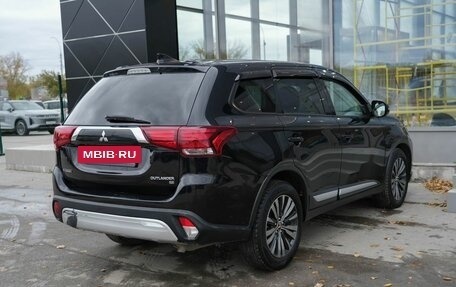Mitsubishi Outlander III рестайлинг 3, 2018 год, 2 070 000 рублей, 5 фотография
