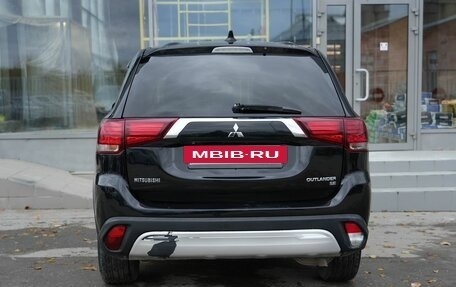 Mitsubishi Outlander III рестайлинг 3, 2018 год, 2 070 000 рублей, 6 фотография