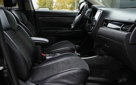 Mitsubishi Outlander III рестайлинг 3, 2018 год, 2 070 000 рублей, 26 фотография