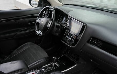 Mitsubishi Outlander III рестайлинг 3, 2018 год, 2 070 000 рублей, 24 фотография