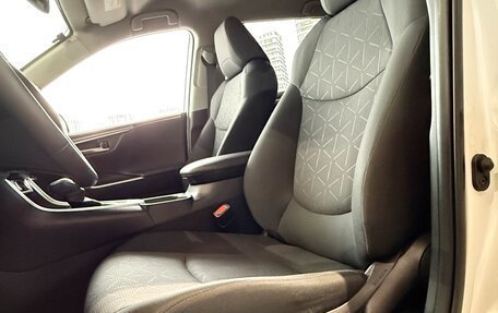 Toyota RAV4, 2019 год, 3 690 000 рублей, 15 фотография