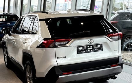 Toyota RAV4, 2019 год, 3 690 000 рублей, 8 фотография