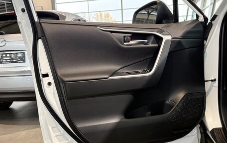 Toyota RAV4, 2019 год, 3 690 000 рублей, 14 фотография