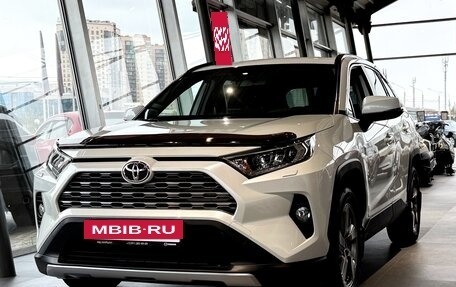 Toyota RAV4, 2019 год, 3 690 000 рублей, 2 фотография