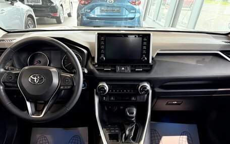 Toyota RAV4, 2019 год, 3 690 000 рублей, 17 фотография