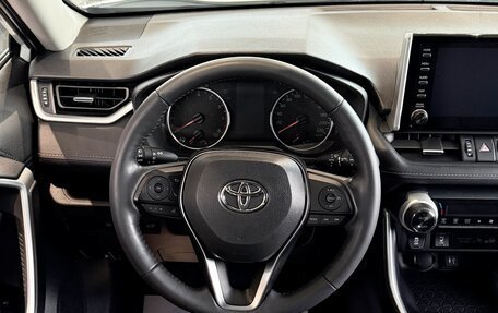 Toyota RAV4, 2019 год, 3 690 000 рублей, 18 фотография