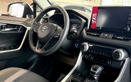 Toyota RAV4, 2019 год, 3 690 000 рублей, 21 фотография