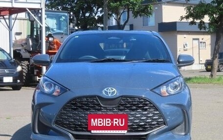 Toyota Yaris, 2024 год, 1 300 004 рублей, 2 фотография