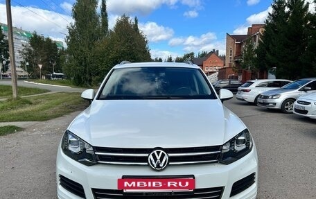 Volkswagen Touareg III, 2012 год, 2 499 000 рублей, 3 фотография