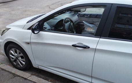 Hyundai Solaris II рестайлинг, 2013 год, 730 000 рублей, 7 фотография