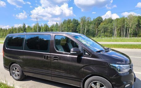 Hyundai H-1 II рестайлинг, 2018 год, 3 299 999 рублей, 2 фотография