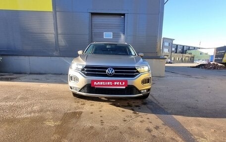 Volkswagen T-Roc I, 2021 год, 2 220 000 рублей, 3 фотография