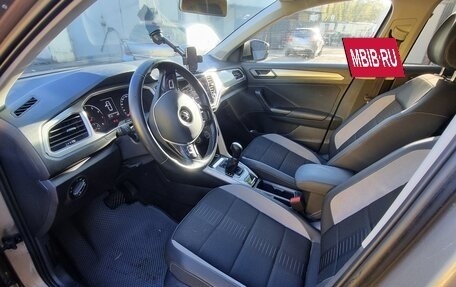 Volkswagen T-Roc I, 2021 год, 2 220 000 рублей, 12 фотография