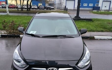 Hyundai Solaris II рестайлинг, 2013 год, 600 000 рублей, 1 фотография