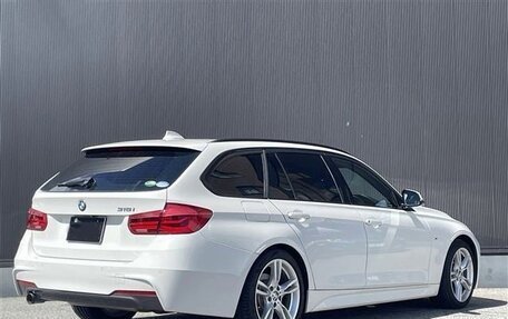 BMW 3 серия, 2019 год, 1 320 000 рублей, 3 фотография
