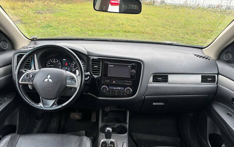 Mitsubishi Outlander III рестайлинг 3, 2013 год, 1 295 000 рублей, 8 фотография