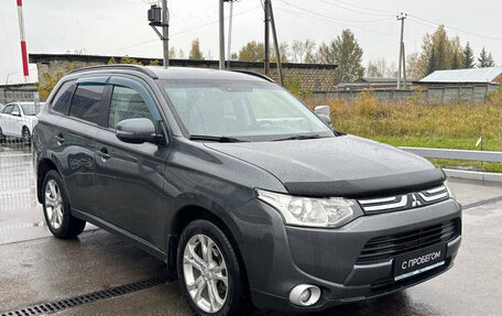 Mitsubishi Outlander III рестайлинг 3, 2013 год, 1 295 000 рублей, 6 фотография