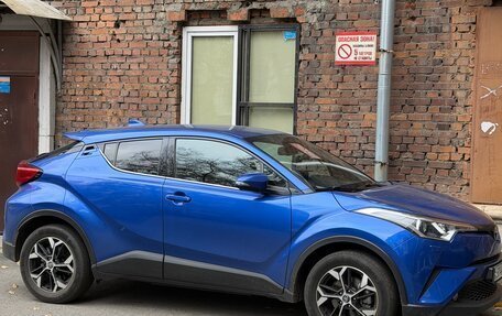 Toyota C-HR I рестайлинг, 2018 год, 2 100 000 рублей, 3 фотография