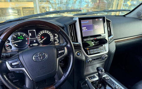 Toyota Land Cruiser 200, 2020 год, 4 999 000 рублей, 8 фотография
