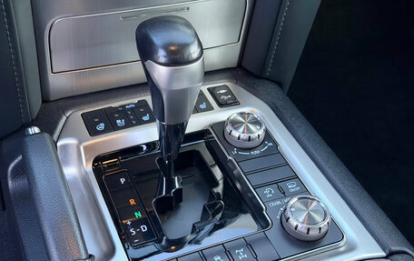 Toyota Land Cruiser 200, 2020 год, 4 999 000 рублей, 11 фотография